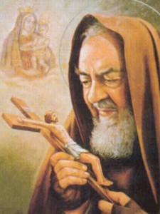 Padre Pio ante la cruz